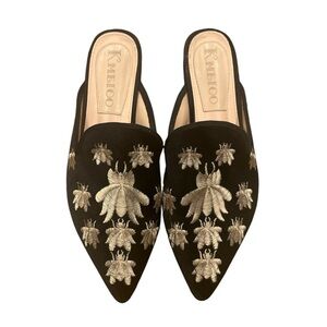 KMEIOO Velvet Bee Slip In Flat Size 10